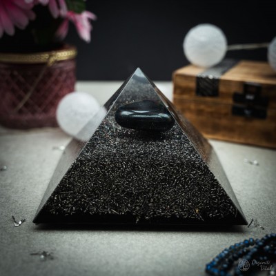 Hematit – Orgonitna Piramida